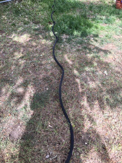The Rapid Flo hose is kink resistant. Here it is kind of twisty on the ground.